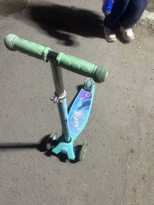 Продам самокат для девочки