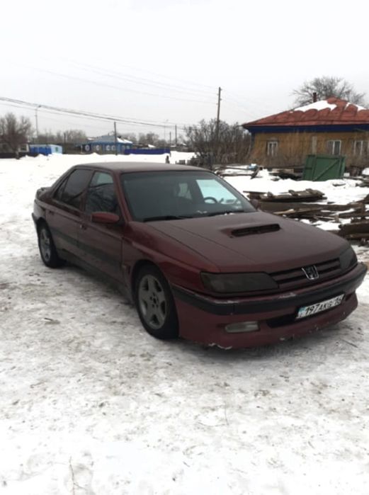 Продам машину Пижо