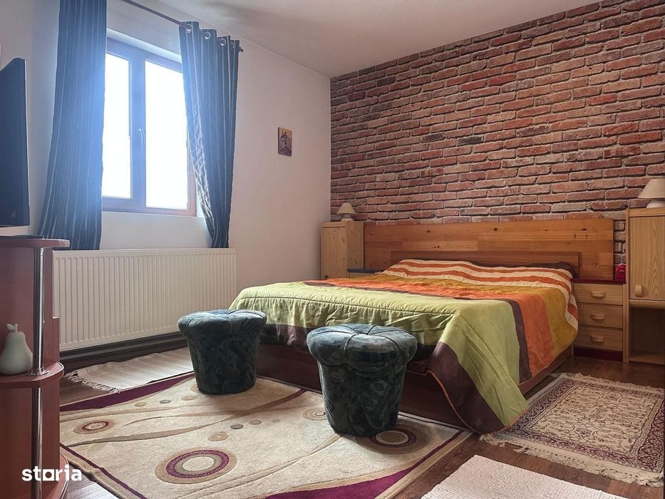 Casă de vânzare în Pucioasa!