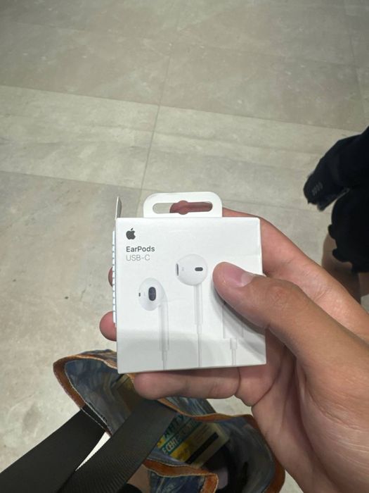 продам earpods на айфон