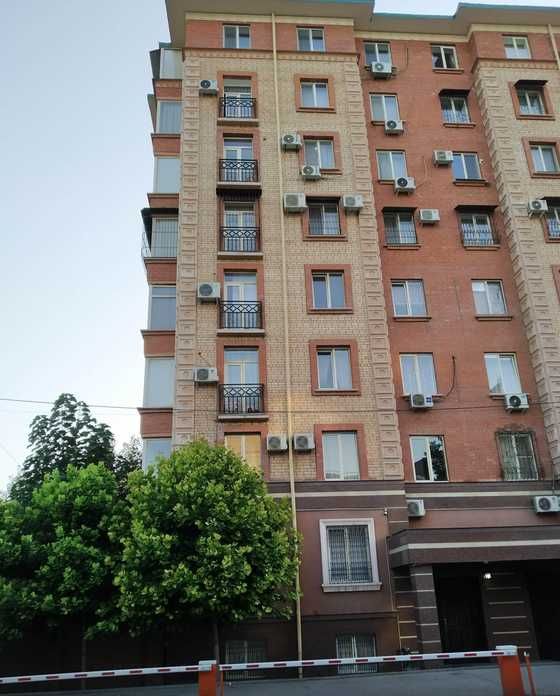 ул.Нукусская  2/8/8  новостройка от Габус  69м²