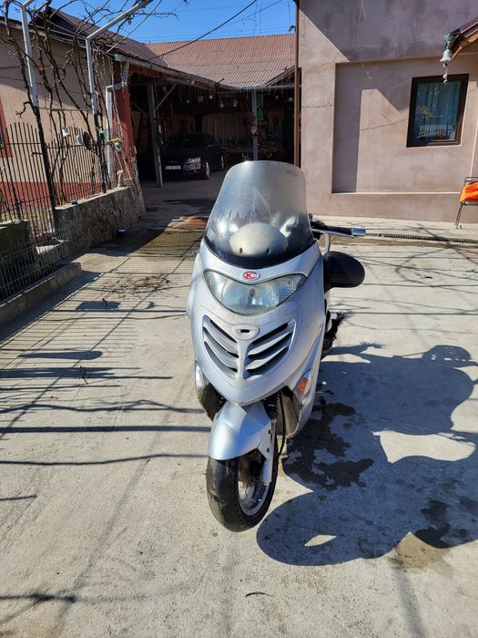 Vand sau schimb scuter kymco grand dink 250 cm