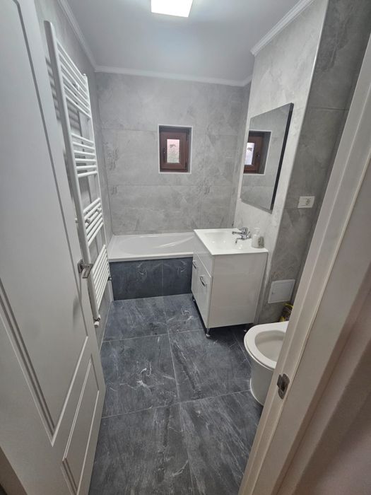 Vand apartament cu 2 camere