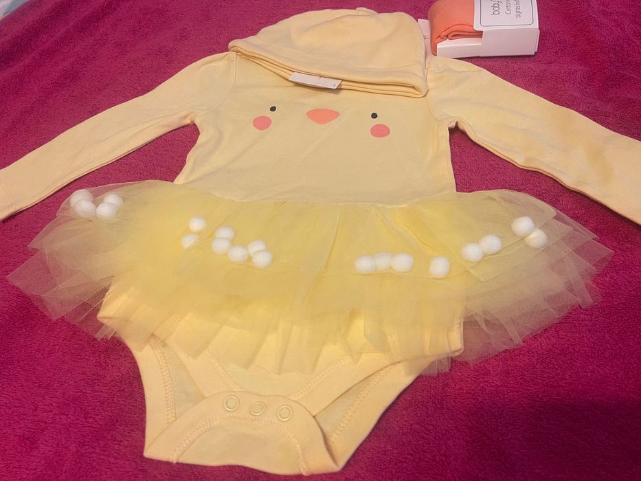 НОВО Боди пиленце с туту пола , шапка и чорапогащниче 9-12м