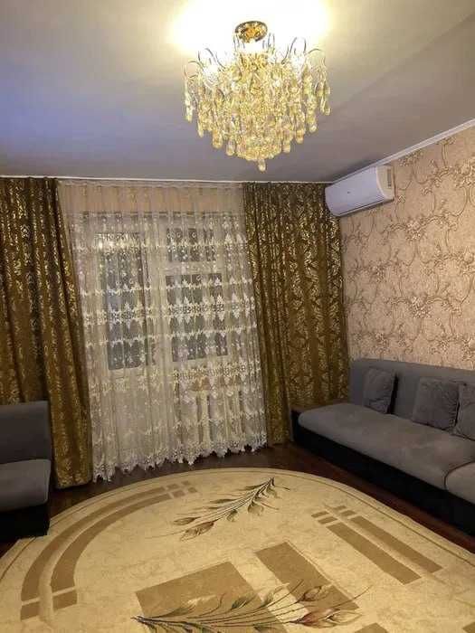 Продаётся квартира на ЦУМ 3 комнатная, балкон 2х7, ор-р Сенат