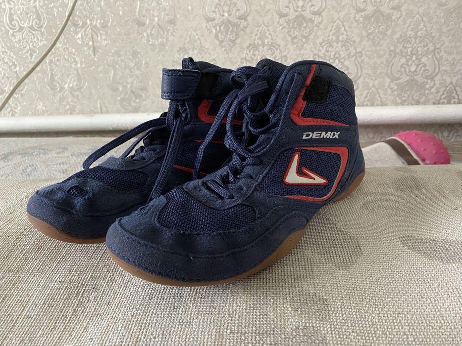 Продам борцовки DEMIX для борьбы отличное состояние!