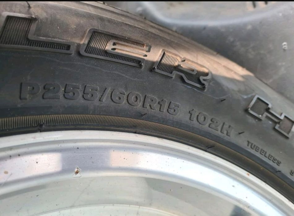 Гуми БЕЗ джанти за Suziki Grand Vitara 255/60R15