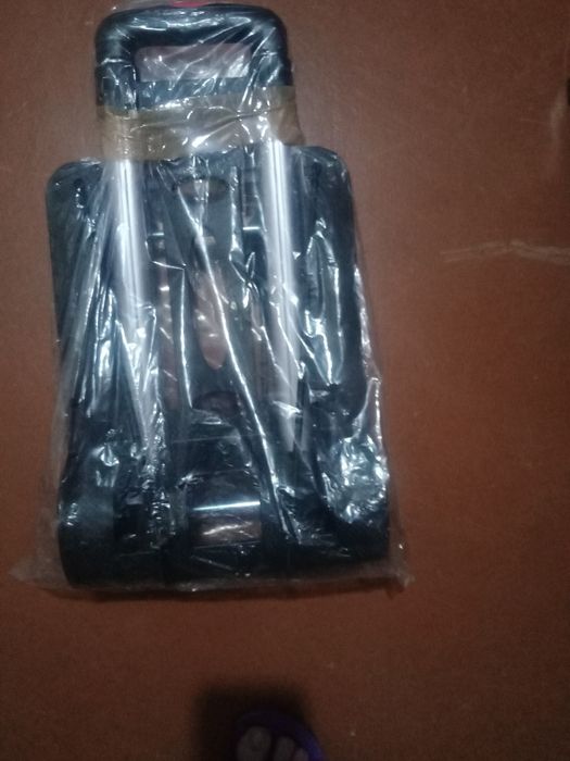 Продаются  ручные тележки  для сумок и груза. 2 шт..