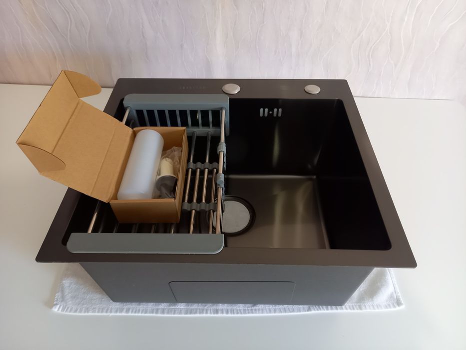 Врезная кухонная мойка