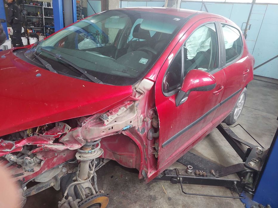 Peugeot 207 1,6 HDI Пежо 207 на части!
Май 2010, Хечбек