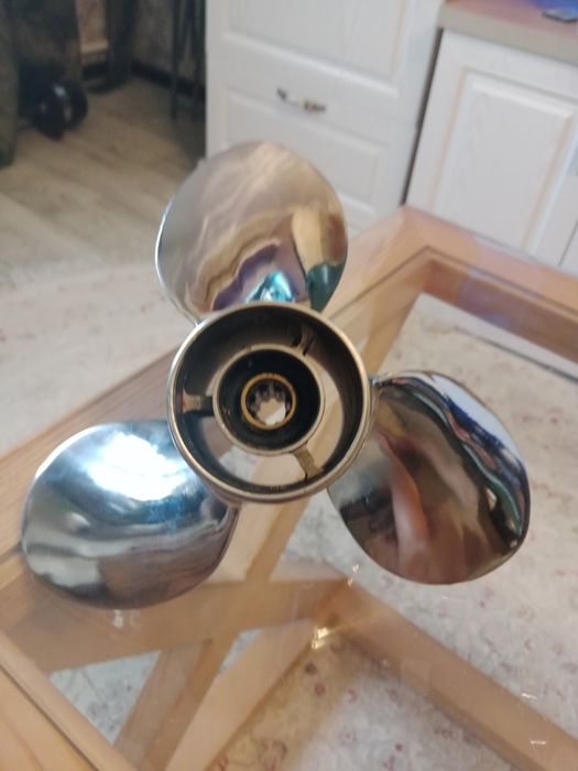 Лодочный винт нержавеющей.