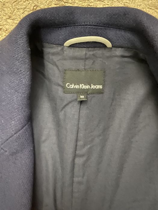 Продается женский пиджак Calvin Klein