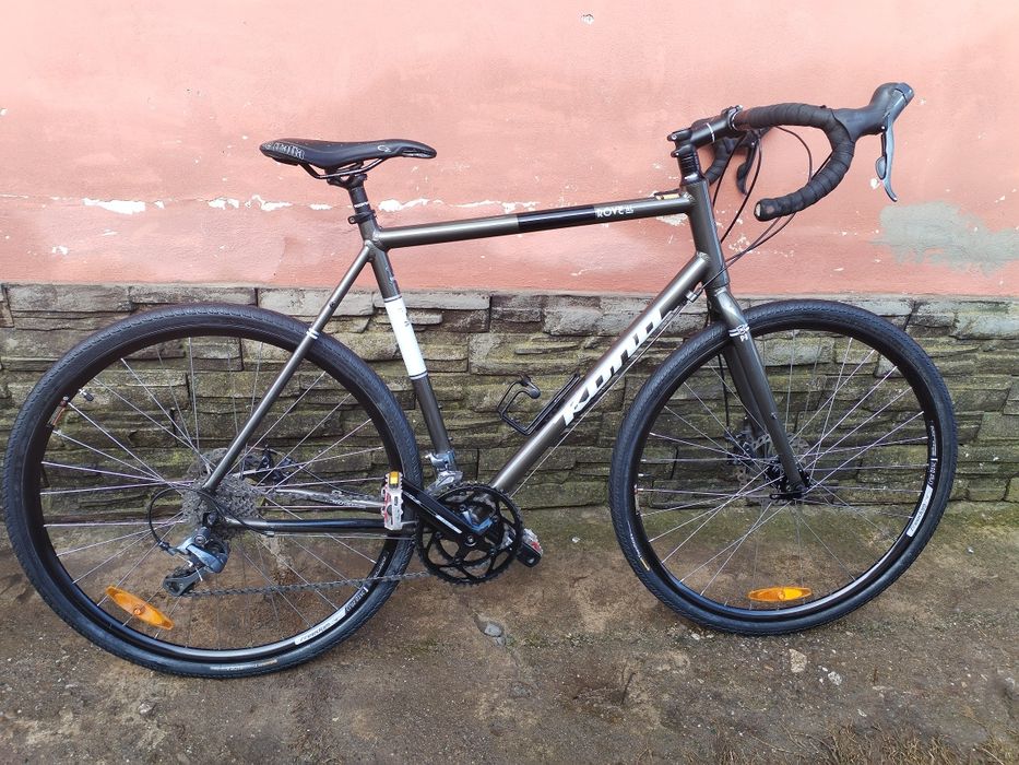 Cursiera Gravel roti 28 Frâne disc cadru aluminiu