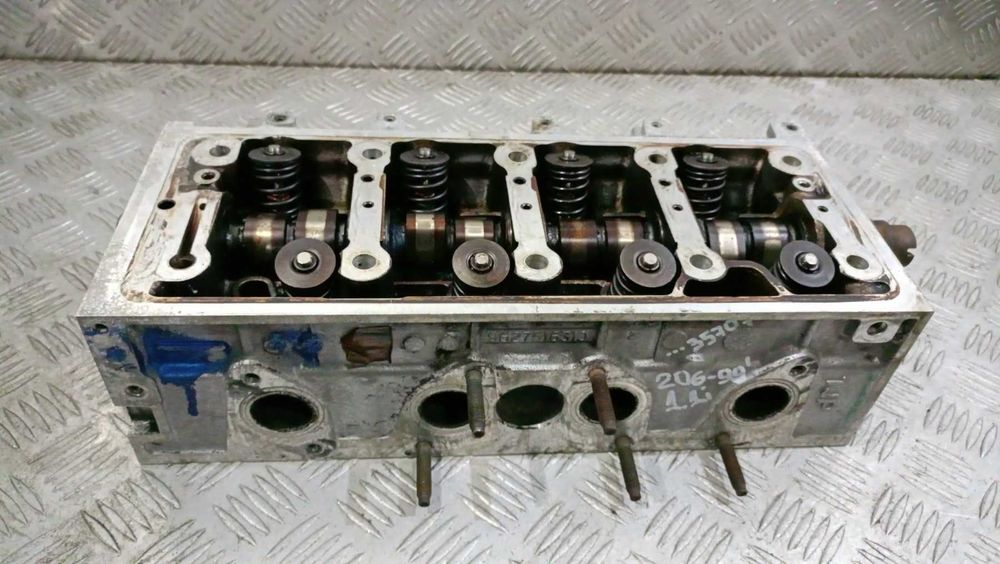 Цилиндрова глава Peugeot 206 1.1i 1999г.