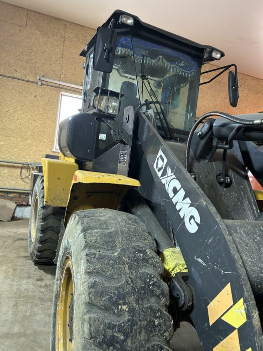 Продам погрузчик 2-кубовый