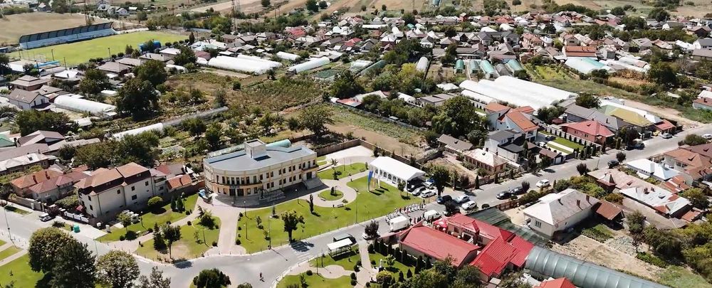 Spațiu comercial ultracentral – Isalnița, vis-à-vis de Primărie