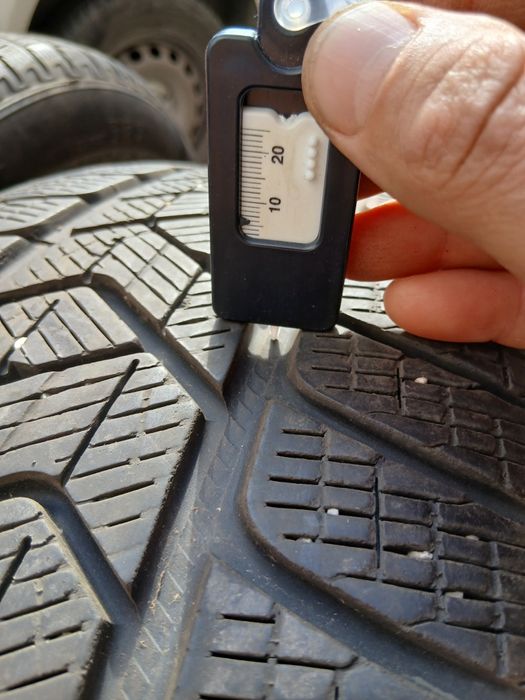 Yokohama 225/60/18 pirelli 235/55/19