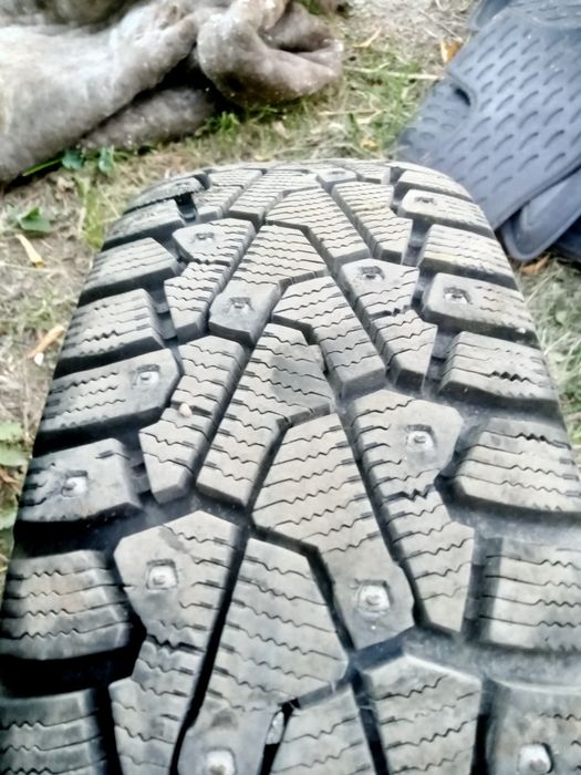 Продам зимние шины с дисками