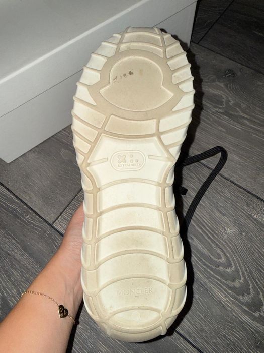 Vand adidasi moncler emilian