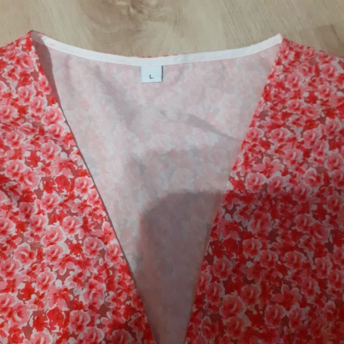 Дамска рокля с ръкав