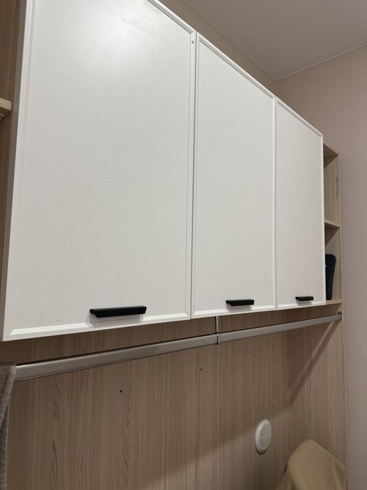 Отдам даром шкаф , тумба ,вешалка .