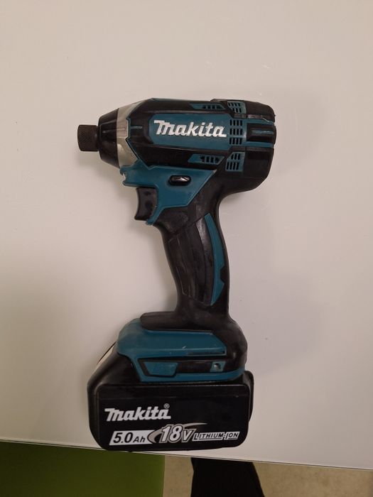 Makita  dtd152 + батерия