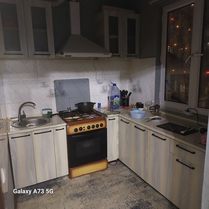 Srochno 3xonali uy soladi. 3xona 1etaj