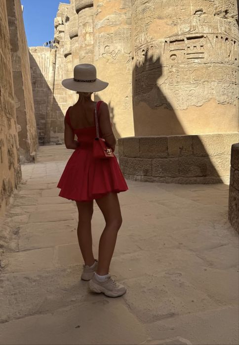 НОВА рокля с етикет