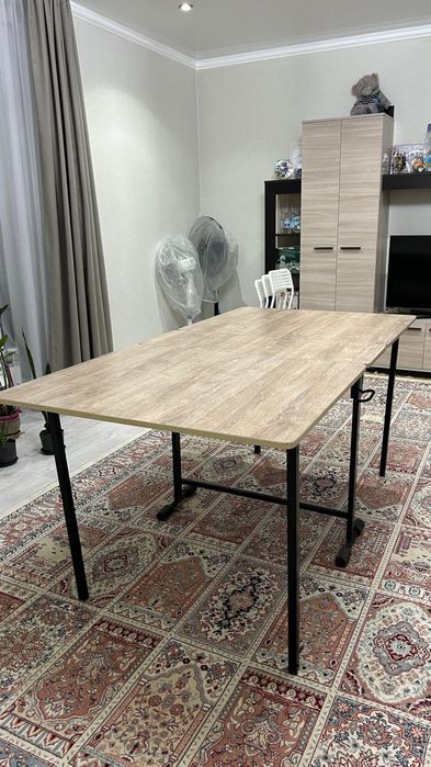 Продаётся раскладной стол