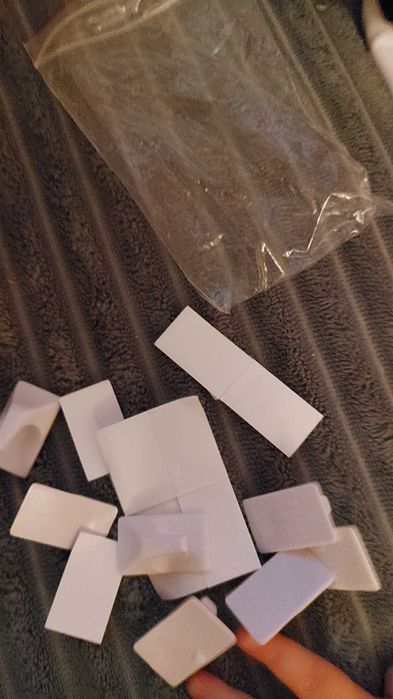 Продаётся 84-дюймовой экран для проектора.