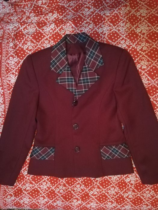 Продам костюм 2000тг