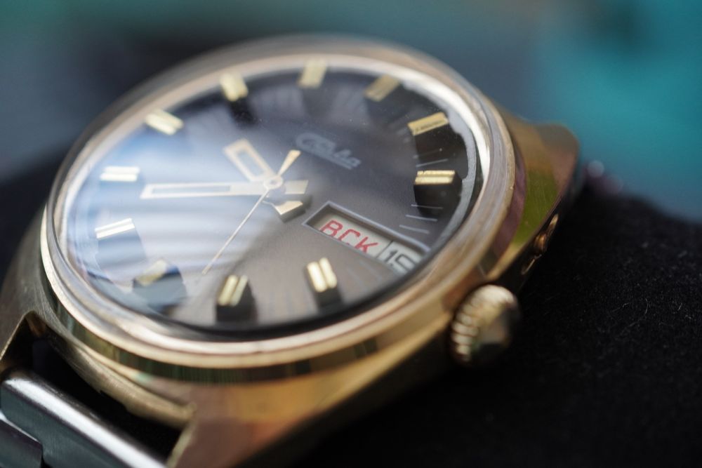 Оригинален съветски мъжки ръчен часовник Слава в прекрасно състояние