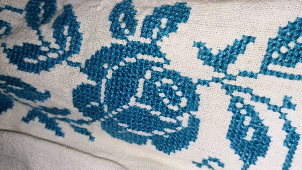 Costum popular vechi, peste 100 de ani.