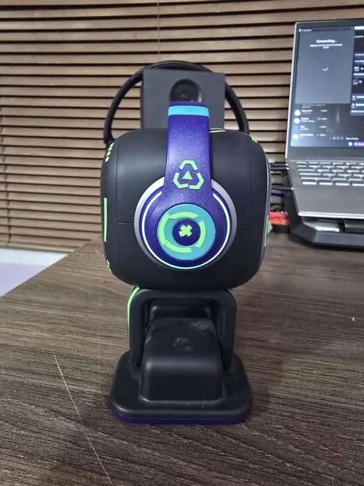 Робот емо LIVING.AI десктоп робот