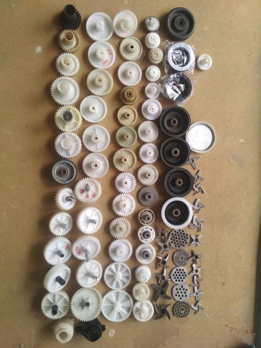 Новые запчасти для мясорубок и стиральных машин также пилисосов