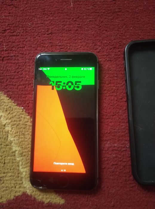 Айфон 8  продам срочно