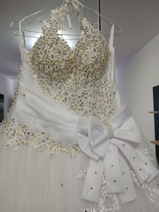Vand rochie de mireasa