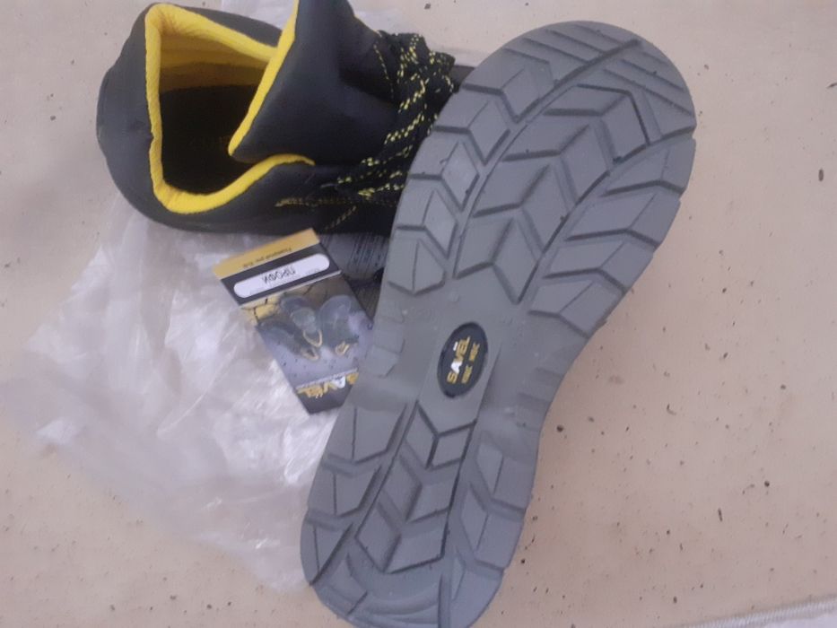 Спец обув новый.