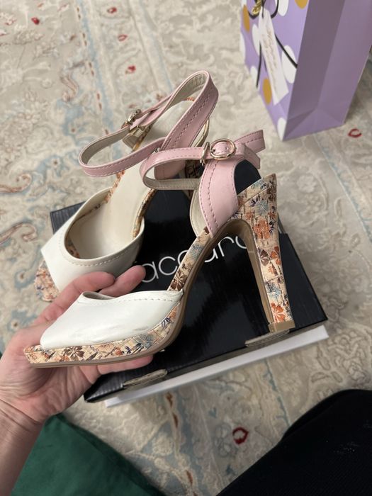 Босоножки 40 размер, новые