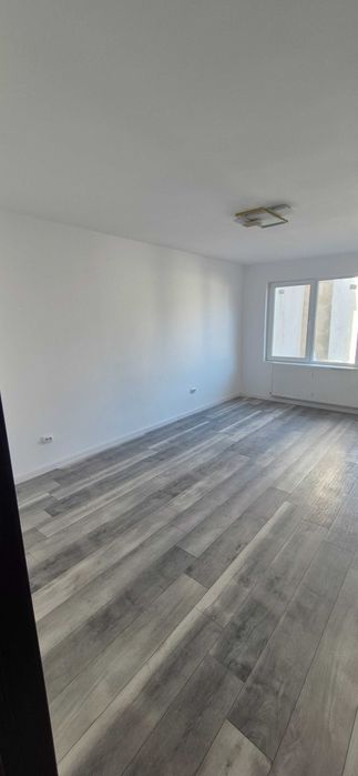 Vand apartament 2 camere