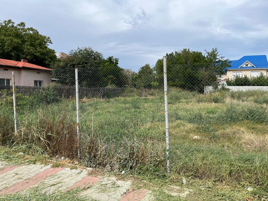 Teren intravilan 1720 mp - vânzare integral / loturi (factură)