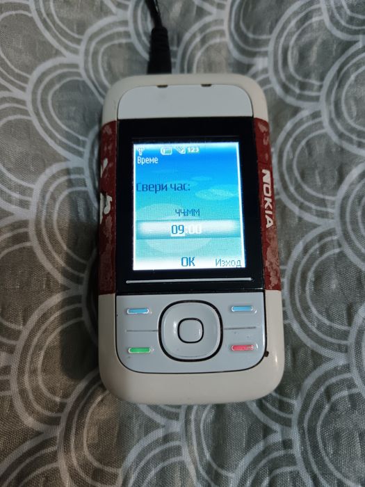 Продавам стари мобилни телефони