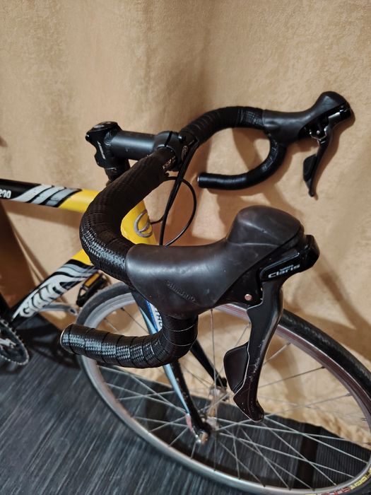 Продаётся шоссейный велосипед Giant