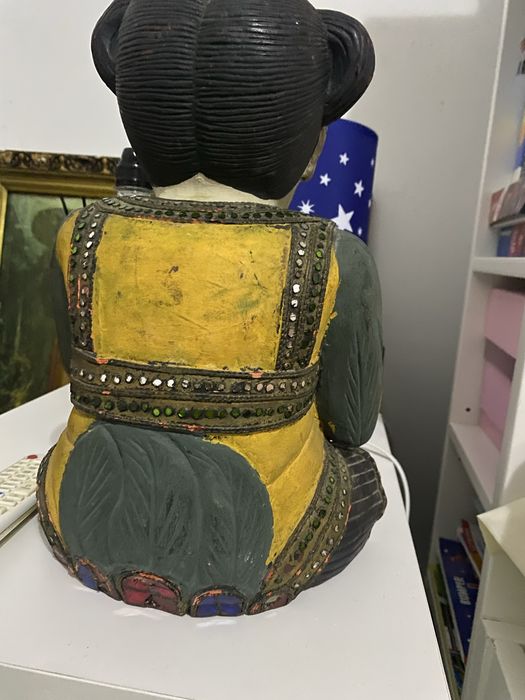 Papusa veche asiatica