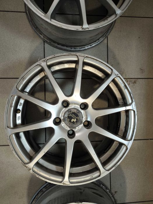 4 Джанти 16 цола, свалени са от Ауди B8