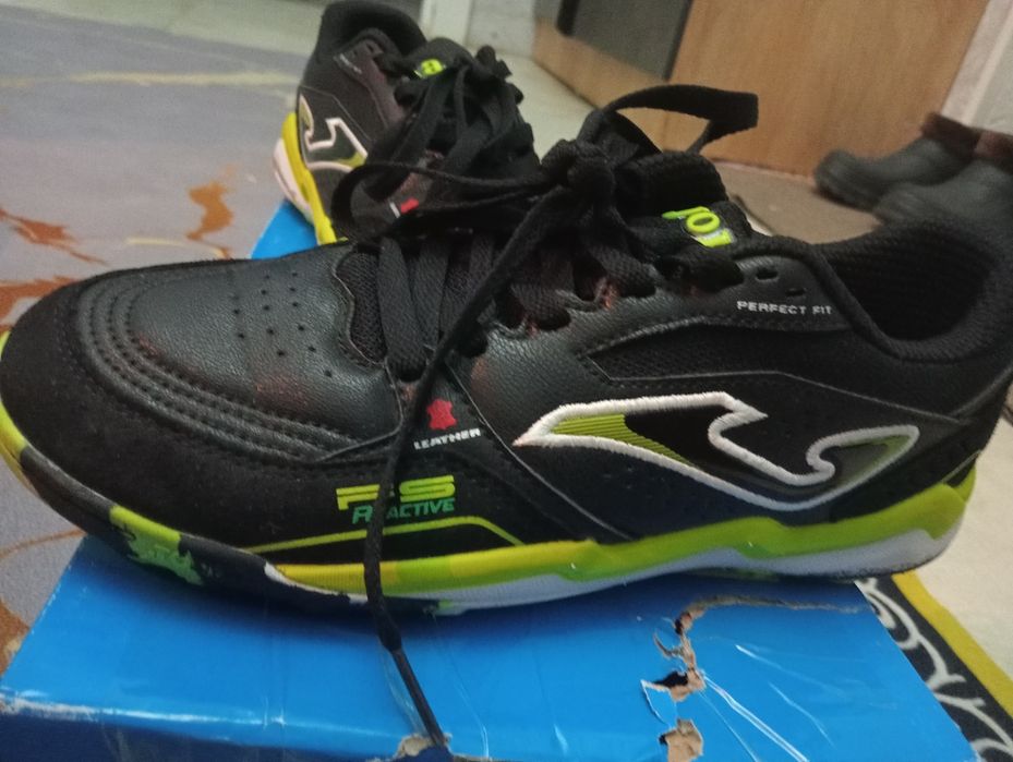 Сорконжкии Joma размер 39