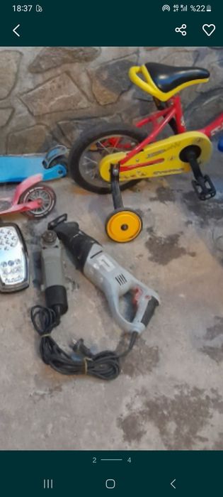 Тротинетка и саблен трион