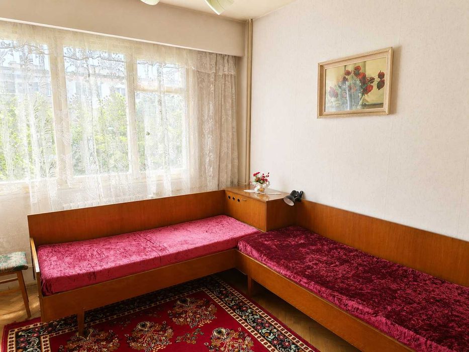 Двустаен, Сторгозия, Лайф