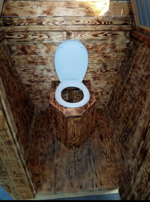 Уличный.  туалет