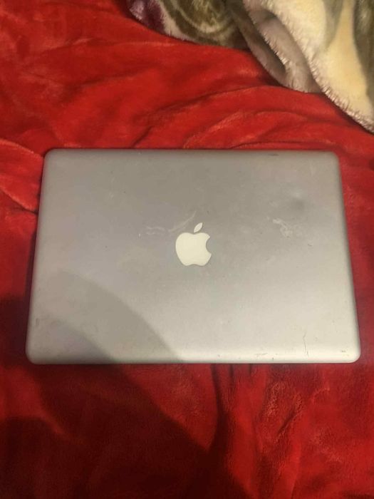 MacBook pro 2015 sau 2014